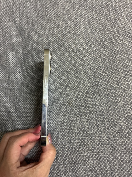 iPhone iPhone 14 Pro 256GB au（スマホ）の商品画像 - 査定依頼日：2026年7月3日 - 最高査定価格：65,000円
