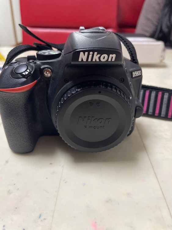 D5600（カメラ）の商品画像 - 査定依頼日：2026年4月4日 - 最高査定価格：31,000円