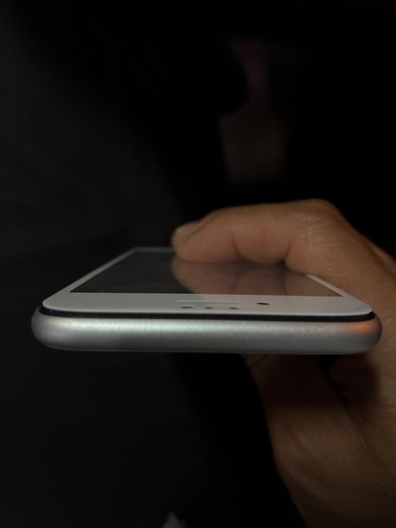 iPhone SE (第 2 世代) 256GB docomo（スマホ）の商品画像 - 査定依頼日：2026年4月18日 - 最高査定価格：18,000円