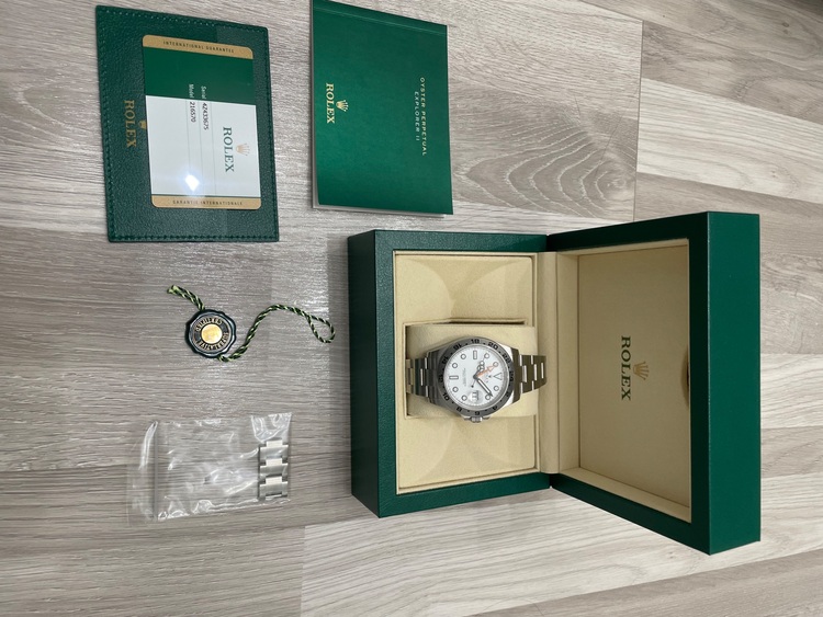 216570 エクスプローラ2（高級時計）の商品画像 - 査定依頼日：2025年9月29日 - 最高査定価格：1,350,000円