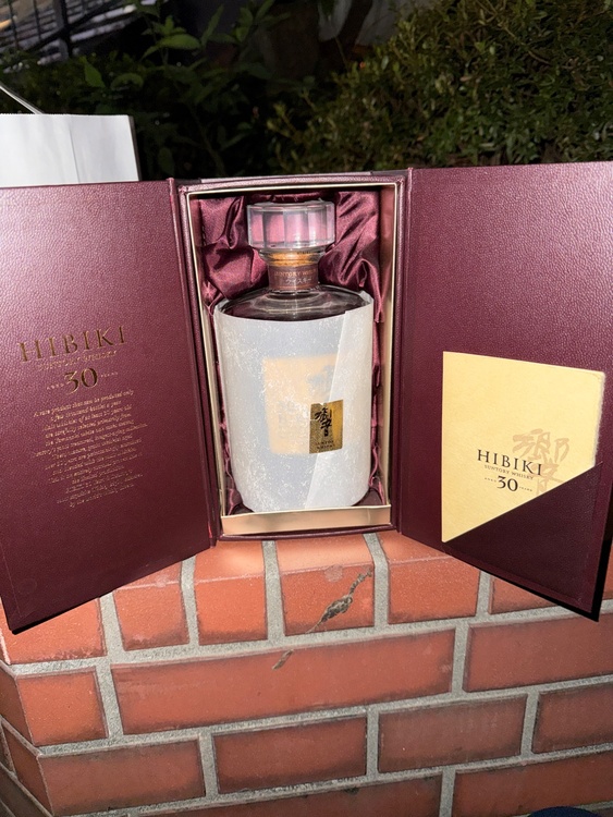 ウイスキー サントリー響 （お酒）の商品画像 - 査定依頼日：2026年3月13日 - 最高査定価格：520,000円