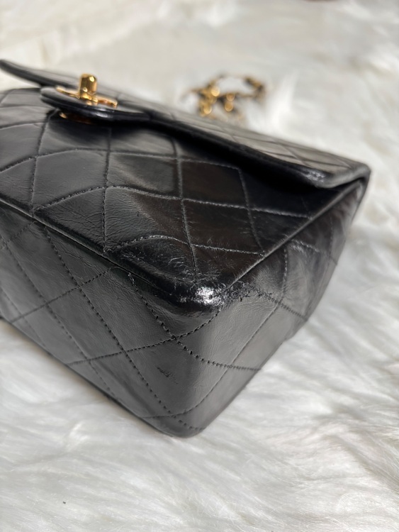 シャネル　ミニマトラッセ20 ラムスキン　ターンロック　チェーンショルダーバッグ（ブランドバッグ）の商品画像 - 査定依頼日：2025年8月4日 - 最高査定価格：300,000円