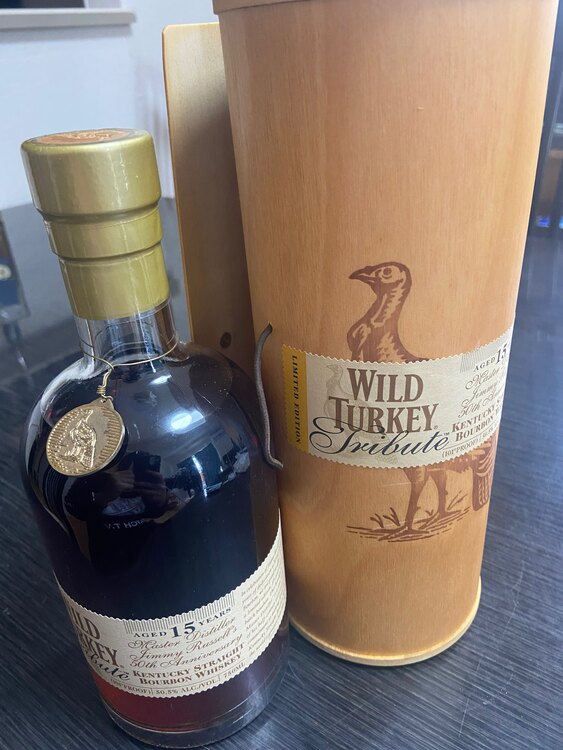 ウイスキー ワイルドターキー （お酒）の商品画像 - 査定依頼日：2025年4月15日 - 最高査定価格：180,000円