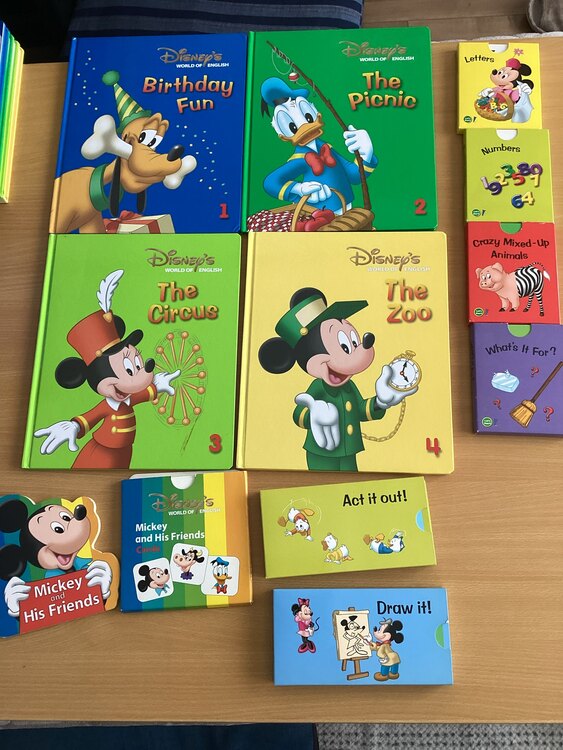 ディズニー英語システムフルセット（CD・DVD）の商品画像 - 査定依頼日：2025年4月15日 - 最高査定価格：3,000円