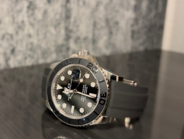 ロレックス ヨットマスター 22665（高級時計）の商品画像 - 査定依頼日：2025年5月8日 - 最高査定価格：3,800,000円