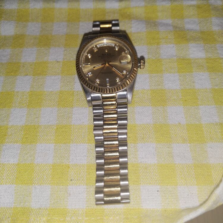 ロレックス デイデイト （高級時計）の商品画像 - 査定依頼日：2025年11月12日 - 最高査定価格：2,580,000円