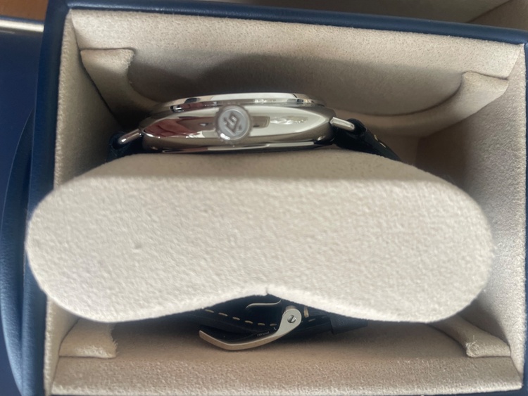 オフィチーネ（高級時計）の商品画像 - 査定依頼日：2026年1月31日 - 最高査定価格：560,000円