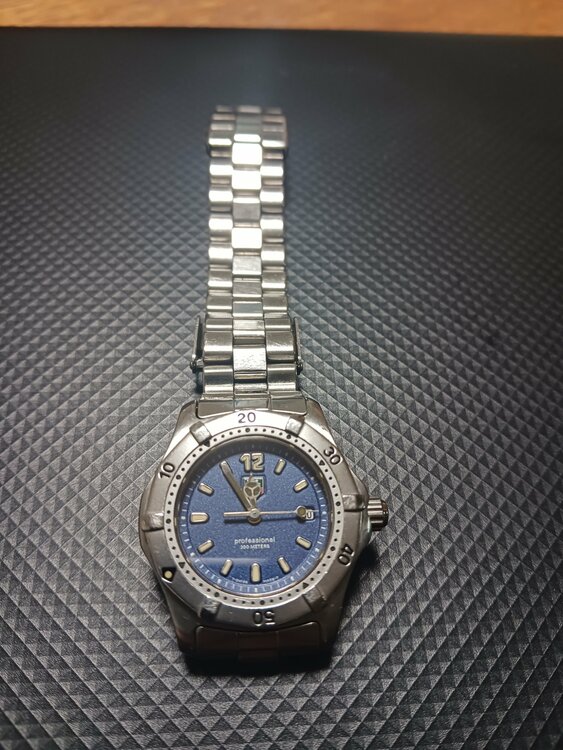 プロフェッショナル200m（高級時計）の商品画像 - 査定依頼日：2026年1月19日 - 最高査定価格：20,000円