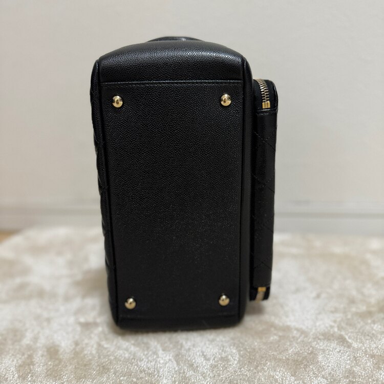 CHANEL ビジネスファニティートート（ブランドバッグ）の商品画像 - 査定依頼日：2025年4月24日 - 最高査定価格：450,000円