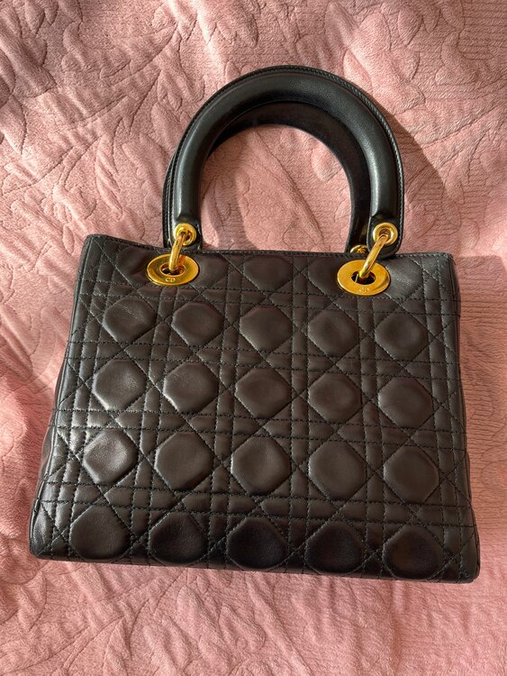 レディディオール（ブランドバッグ）の商品画像 - 査定依頼日：2025年3月18日 - 最高査定価格：250,000円