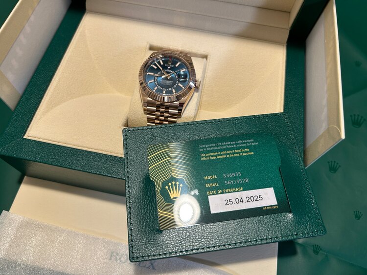 ロレックス スカイドゥエラー 33693（高級時計）の商品画像 - 査定依頼日：2025年5月15日 - 最高査定価格：8,500,000円