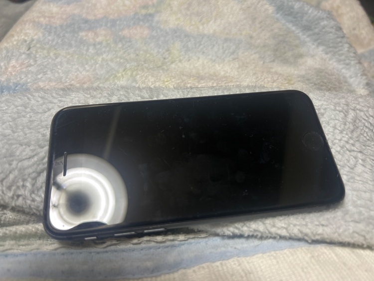 iPhone8 64GB Softbank（スマホ）の商品画像 - 査定依頼日：2025年10月27日 - 最高査定価格：8,000円