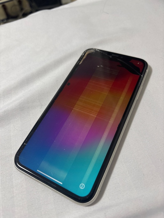 iPhone iPhone11 128GB docomo（スマホ）の商品画像 - 査定依頼日：2026年9月24日 - 最高査定価格：13,000円