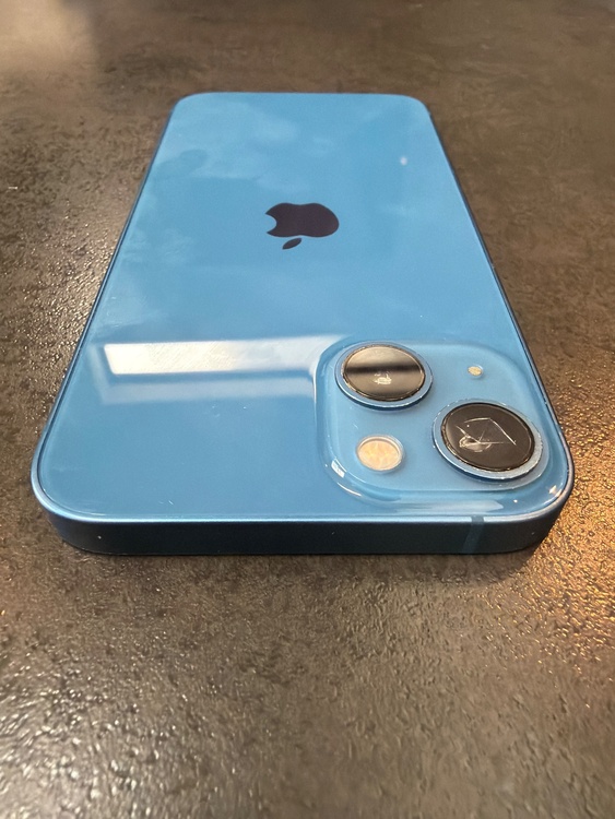 iPhone iPhone 13 128GB au（スマホ）の商品画像 - 査定依頼日：2026年7月17日 - 最高査定価格：34,000円