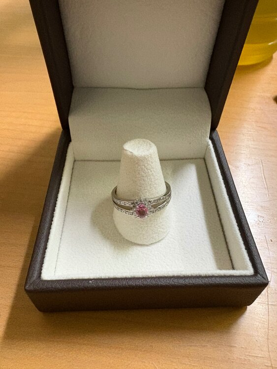 パパラチアサファイアの指輪（宝石）の商品画像 - 査定依頼日：2025年5月17日 - 最高査定価格：40,000円