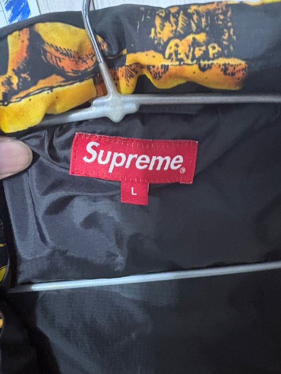 supreme ダウンジャケット（古着・ファッション）の商品画像 - 査定依頼日：2026年9月6日 - 最高査定価格：8,000円