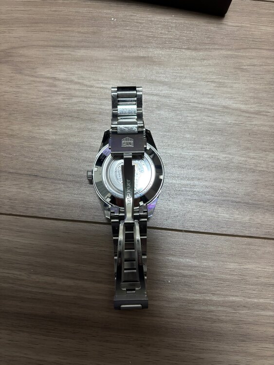 タグホイヤー カレラ WAR211B.BA078（高級時計）の商品画像 - 査定依頼日：2025年3月30日 - 最高査定価格：130,000円