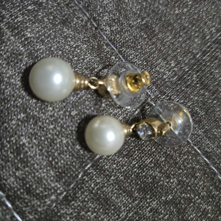 ピアス（ブランド財布・小物）の商品画像 - 査定依頼日：2025年3月20日 - 最高査定価格：6,500円