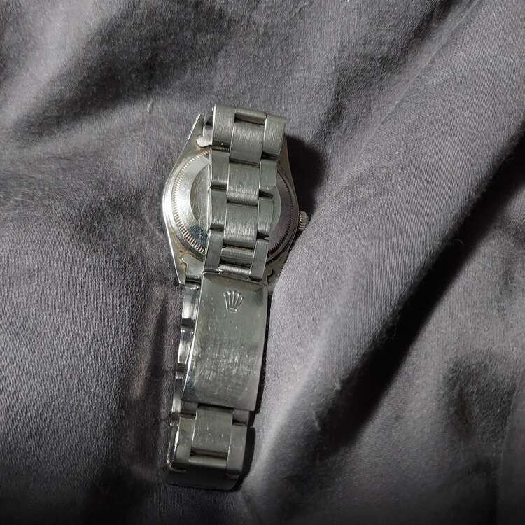 ロレックス パーペチュアルデイト ロレックス オイスター パーペチュアル デイト 15200（高級時計）の商品画像 - 査定依頼日：2025年4月13日 - 最高査定価格：570,000円