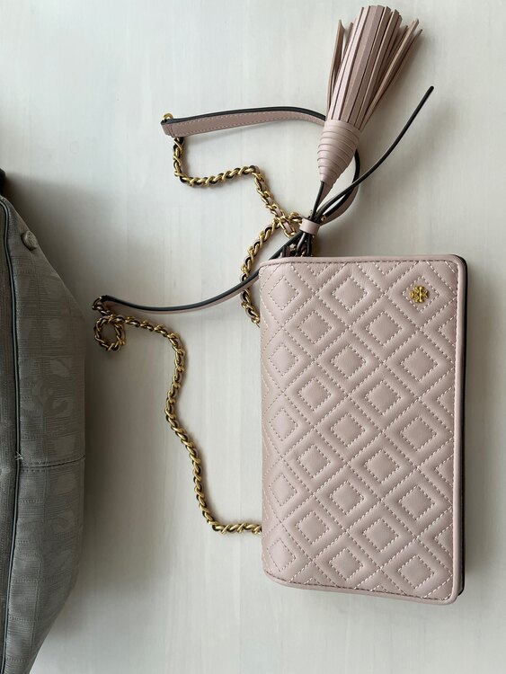 トリーバーチ　チェーンバッグ（ブランド財布・小物）の商品画像 - 査定依頼日：2024年11月15日 - 最高査定価格：4,000円