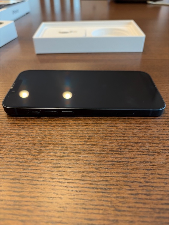 iPhone iPhone 13 128GB au（スマホ）の商品画像 - 査定依頼日：2026年8月12日 - 最高査定価格：35,500円