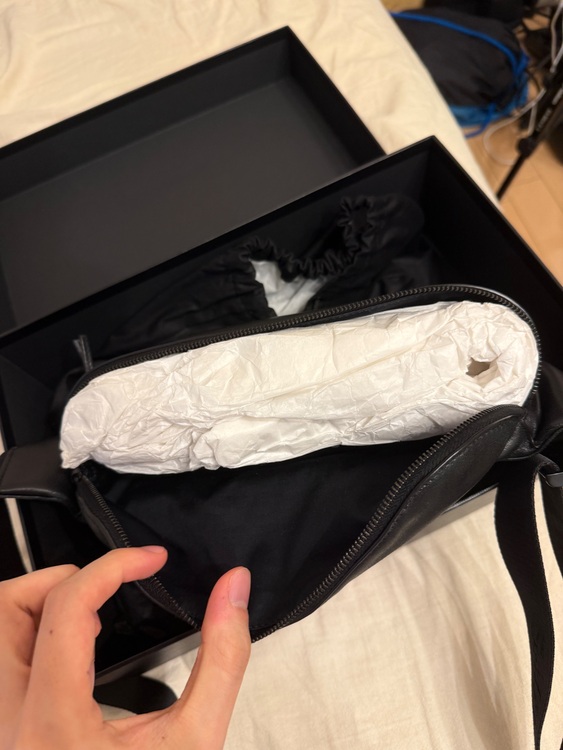 イブサンローラン  （ブランドバッグ）の商品画像 - 査定依頼日：2025年9月4日 - 最高査定価格：40,000円