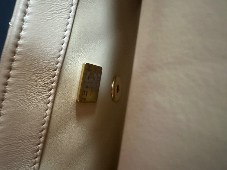 マトラッセ　フラップバッグ（ブランドバッグ）の商品画像 - 査定依頼日：2025年4月28日 - 最高査定価格：500,000円