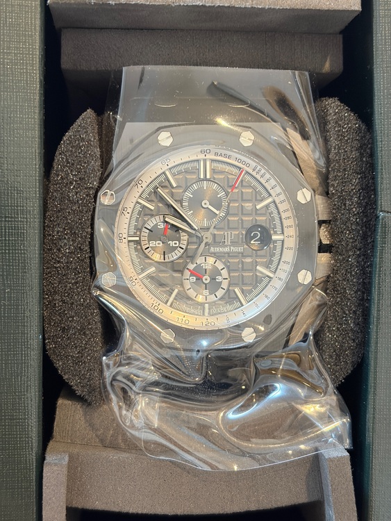 オーデマピゲ ロイヤルオークオフショア 26405CE.OO.A002CA.0（高級時計）の商品画像 - 査定依頼日：2025年11月22日 - 最高査定価格：3,550,000円