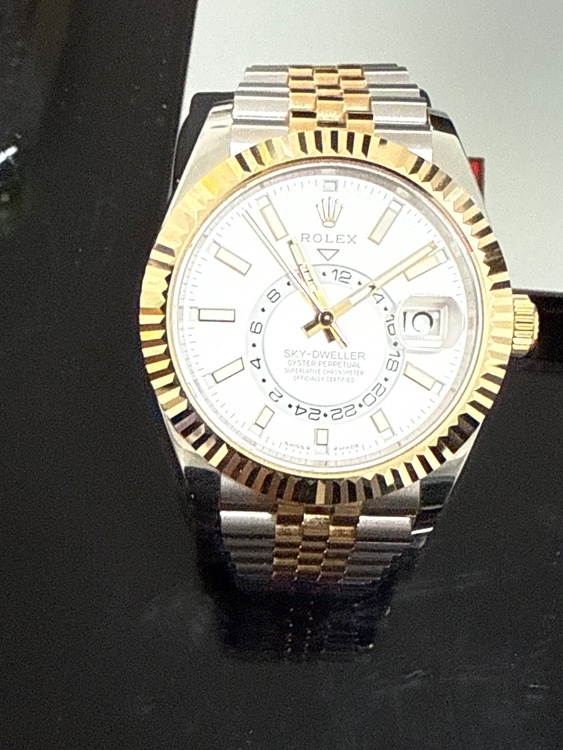 ロレックス スカイドゥエラー 33693（高級時計）の商品画像 - 査定依頼日：2026年3月13日 - 最高査定価格：3,680,000円