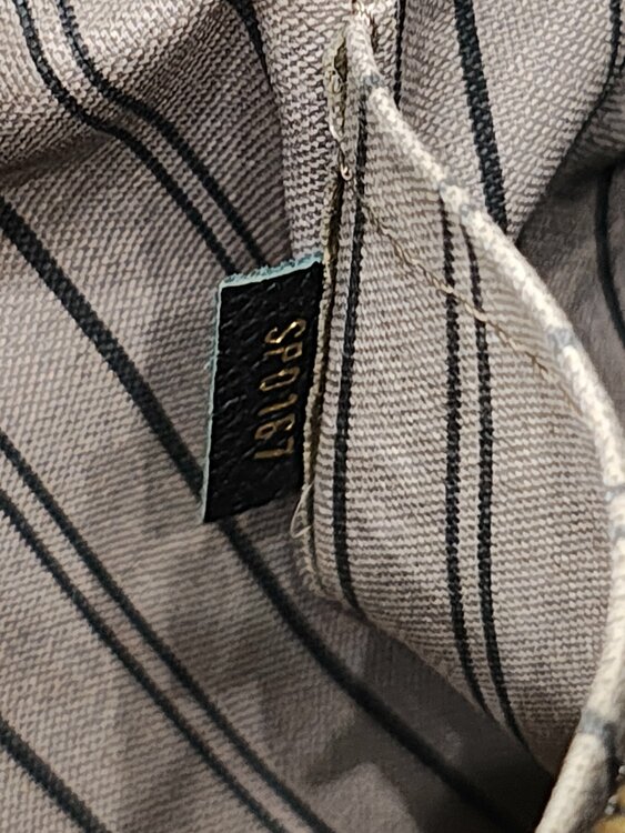 モンテーニュ（ブランドバッグ）の商品画像 - 査定依頼日：2026年4月20日 - 最高査定価格：135,000円