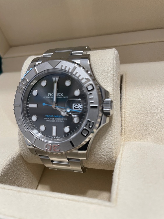 ヨットマスター　スレート40（高級時計）の商品画像 - 査定依頼日：2025年10月3日 - 最高査定価格：2,200,000円