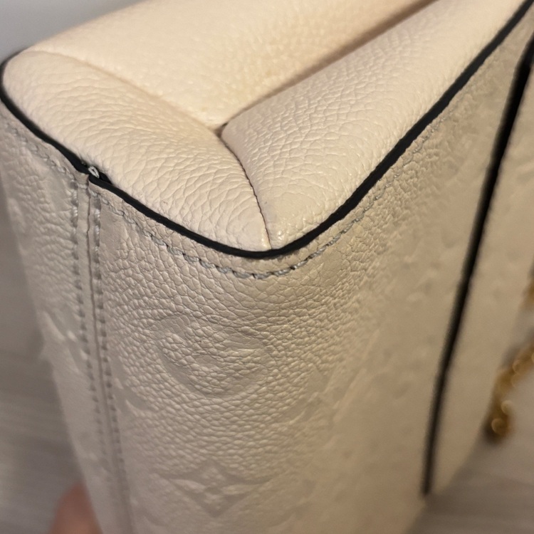 ヴァヴァンBB　モノグラム　アンプラント クレーム　M44553（ブランドバッグ）の商品画像 - 査定依頼日：2025年9月18日 - 最高査定価格：180,000円