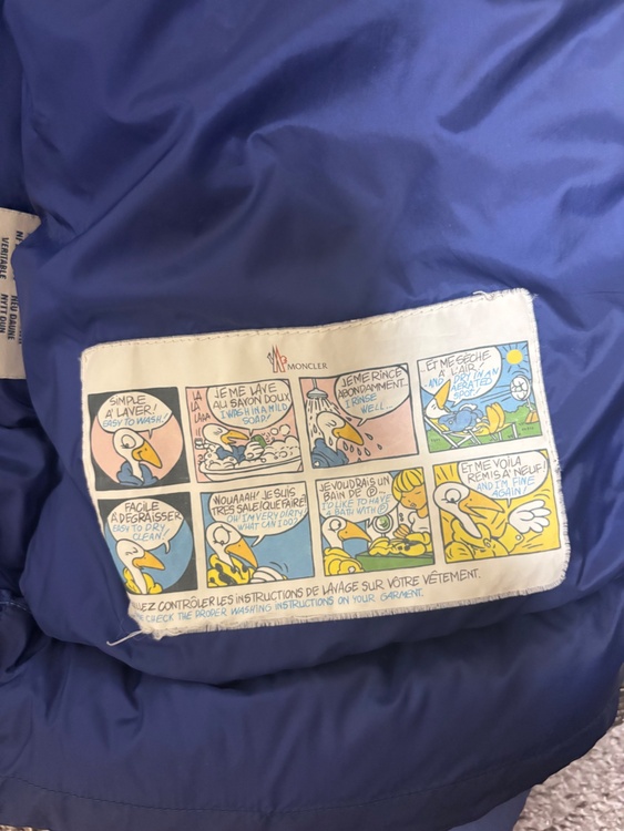 モンクレールダウン（古着・ファッション）の商品画像 - 査定依頼日：2026年1月27日 - 最高査定価格：17,000円