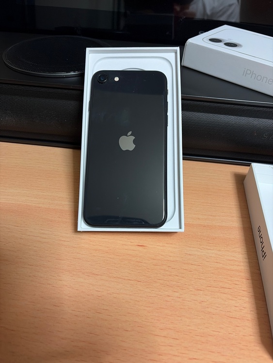 iPhone iPhoneSE 64GB SIMフリー（スマホ）の商品画像 - 査定依頼日：2026年9月6日 - 最高査定価格：9,000円
