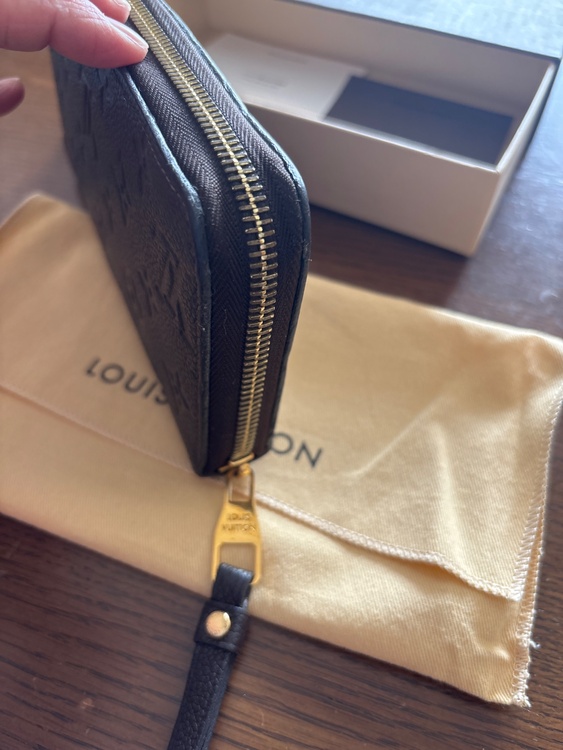 エピ（ブランド財布・小物）の商品画像 - 査定依頼日：2026年2月3日 - 最高査定価格：45,000円