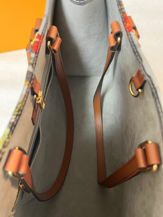 オンザーゴーmm ＬＶフラワー（ブランドバッグ）の商品画像 - 査定依頼日：2025年1月5日 - 最高査定価格：350,000円