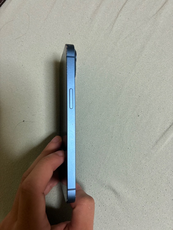 iPhone iPhone 13 128GB SIMフリー（スマホ）の商品画像 - 査定依頼日：2026年8月24日 - 最高査定価格：34,000円