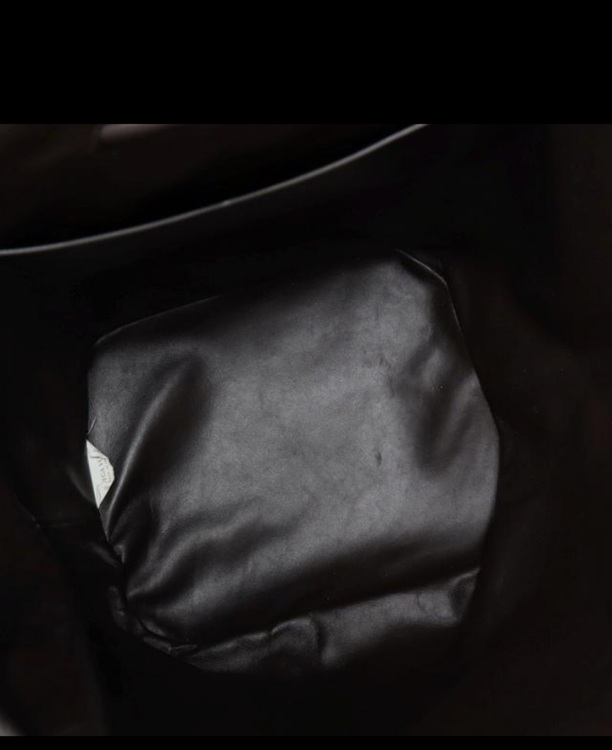 666511 ビーク ラージ レザー ショルダー トートバッグ（ブランドバッグ）の商品画像 - 査定依頼日：2025年9月3日 - 最高査定価格：80,000円