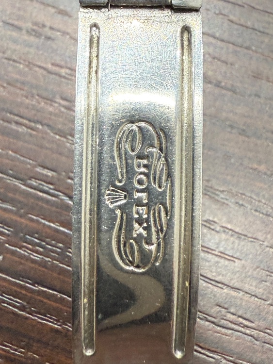 ロレックス その他 11500　オイスターパーペチュアルデイト（高級時計）の商品画像 - 査定依頼日：2025年6月16日 - 最高査定価格：300,000円