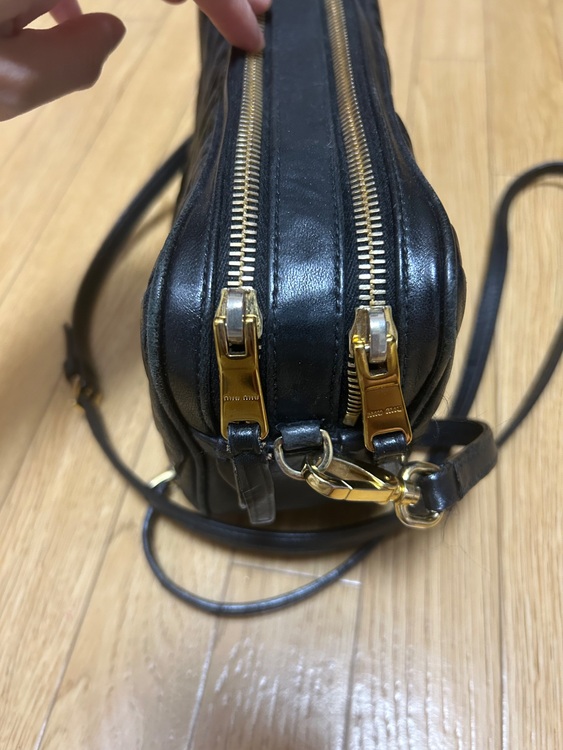 ミュウミュウ  （ブランドバッグ）の商品画像 - 査定依頼日：2025年6月23日 - 最高査定価格：35,000円