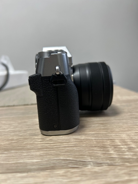 X-T30 Ⅱ（カメラ）の商品画像 - 査定依頼日：2026年2月7日 - 最高査定価格：90,000円