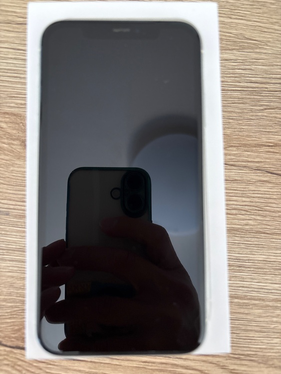 iPhone11（スマホ）の商品画像 - 査定依頼日：2026年6月14日 - 最高査定価格：20,500円