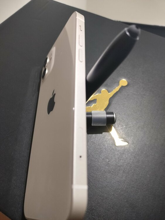 iPhone 12 64GB Softbank（スマホ）の商品画像 - 査定依頼日：2026年4月18日 - 最高査定価格：24,000円