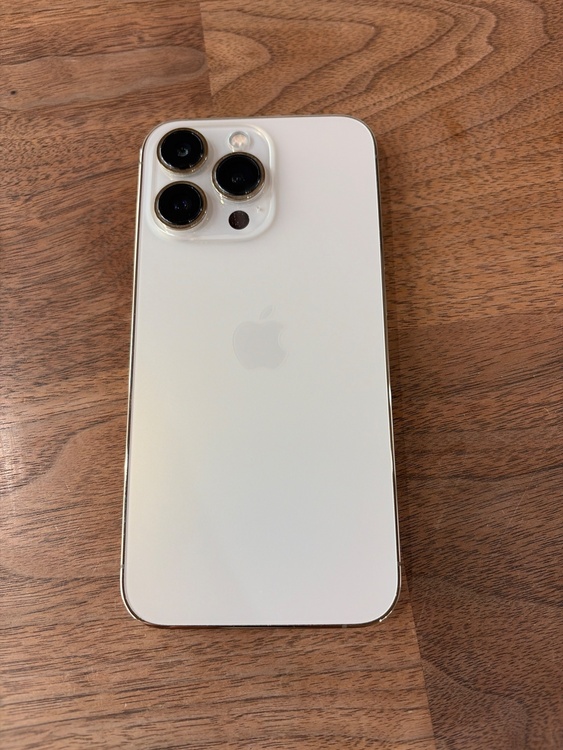 iPhone13Pro（スマホ）の商品画像 - 査定依頼日：2026年3月24日 - 最高査定価格：40,000円