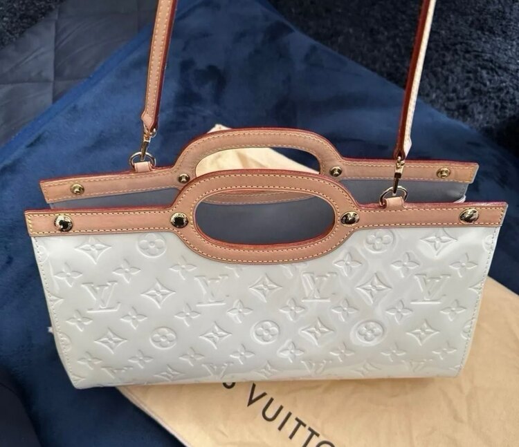 ヴェルニ ロクスバリー ドライブ ML（ブランドバッグ）の商品画像 - 査定依頼日：2025年4月19日 - 最高査定価格：35,000円