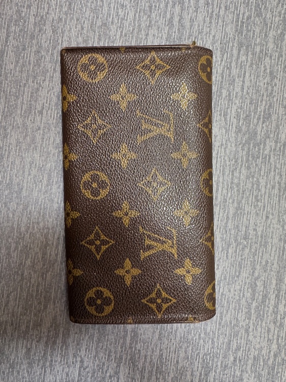 ルイヴィトン　モノグラム　ポシェット・ポルト・モネ・クレディ（ブランドバッグ）の商品画像 - 査定依頼日：2026年1月30日 - 最高査定価格：16,000円