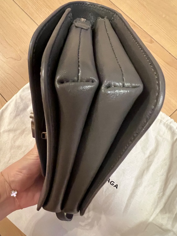 バレンシアガ  （ブランドバッグ）の商品画像 - 査定依頼日：2025年9月29日 - 最高査定価格：50,000円