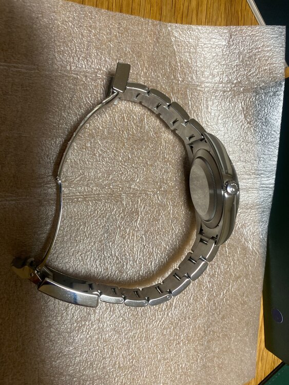 ロレックス エクスプローラー 21427（高級時計）の商品画像 - 査定依頼日：2025年1月5日 - 最高査定価格：900,000円