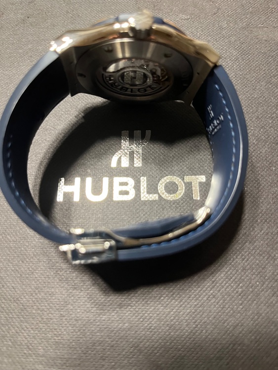 ウブロ クラシックフュージョン HU542.NX.7170.Lr（高級時計）の商品画像 - 査定依頼日：2025年8月25日 - 最高査定価格：560,000円