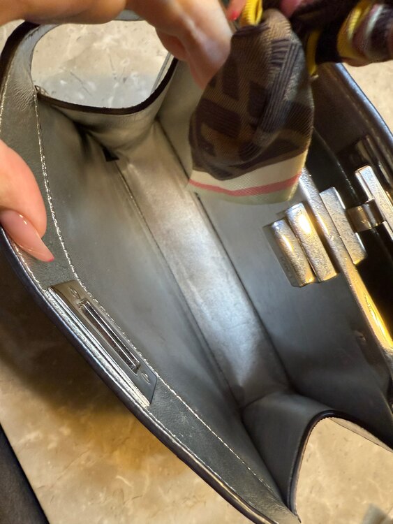 フェンディ  （ブランドバッグ）の商品画像 - 査定依頼日：2025年5月2日 - 最高査定価格：250,000円